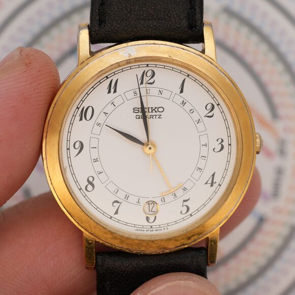 Vintage Seiko 6F26-8019 Pointer Day Date Two-Tone Dress Watch - 33mm, running main image 9